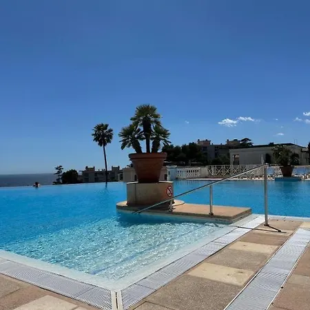 Résidence Piscine Vue Parking 4 Personnes