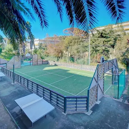 Résidence Piscine Vue Parking 4 Personnes *