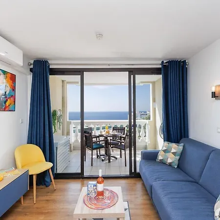 Résidence Piscine Vue Parking 4 Personnes * Cannes